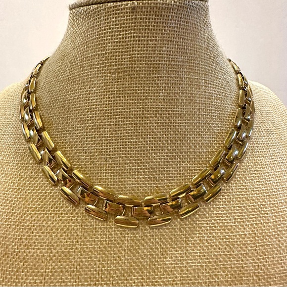 Vintage Gold Tone Collar Chain Statement Necklace, flat lay - Picture 3 of 11